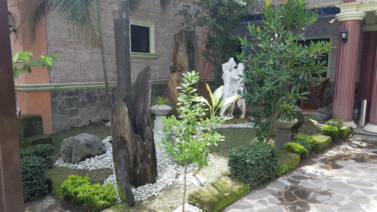Gardensuite Hotel Anunas Екстериор снимка